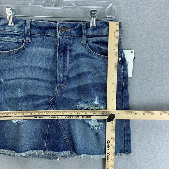Arizona Jean Skirt Womens Juniors 7 Distresed Ripped Raw Hem Denim Medium Wash - Picture 7 of 8